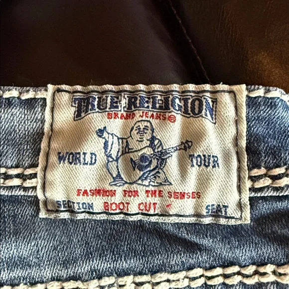 True Religion Blue Jeans with White Accents - Picture 4 of 8